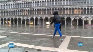 A Venezia marea record ma il Mose salva la città dall’acqua alta [upl. by Sarah]