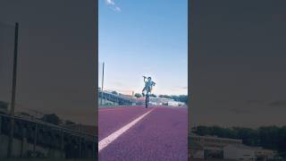 Close call Loganmtblife wheelie closecall bikelife [upl. by Cristine931]