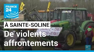 France  violents affrontements lors de la manifestation quotantibassinequot à SainteSoline [upl. by Roxi45]