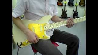 新着動画 SQUIER by Fender Classic Vibe DuoSonic 50s 69081 [upl. by Anirtek]