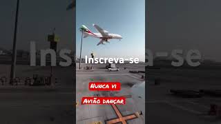 Avião dançando [upl. by Edda]