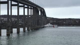 Hurtigbåten fra Tromsø passerer Finnsnes på vei mot Harstad [upl. by Phonsa290]