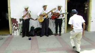 Música parrandera en calles de Salento Quindío XD [upl. by Nnairahs]