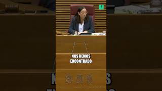 La presidenta de Les Corts valenciana Vox quotVamos a votar a mano alzada y que les den por sacoquot [upl. by Uird549]