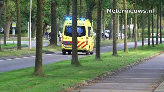 Ernstig gewonde Auto botst in Hoogeveen tegen boom [upl. by Issor]