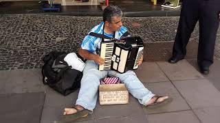 Sanfoneiro cego tocando Parabéns Pra Você [upl. by Kneeland]