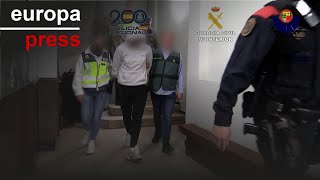 18 detenidos por presuntamente cometer más de 1000 estafas bancarias en Manlleu Barcelona [upl. by Chuch68]