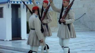 cambio guardia Atene Grecia [upl. by Nosak652]