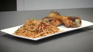 Spaghettisalade met Pesto en BBQ Drumsticks  recept [upl. by Georgiana438]