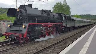 Dampflok fährt am Bahnhaltepunkt Bürgeln vorbei [upl. by Garris]