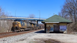 CSX 40 leads C642 with a beautiful narrow font K5LAR135 [upl. by Cordi487]