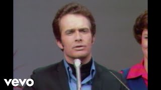 Merle Haggard  Okie From Muskogee Live [upl. by Brit641]