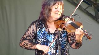 Through the Gates performed by Cindy Thompson amp Jake Butineau Celtfest 2013 [upl. by Karsten]