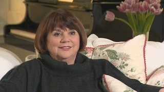 Linda Ronstadt Reveals What Life Is Like After Singing Silenced By Parkinsons Disease [upl. by Rici359]