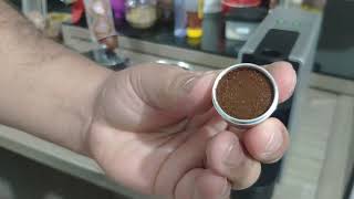 Como Usar a Cápsula Reutilizável Grain Black na cafeteira Nespresso Essenza Mini C30 [upl. by Noiraa]