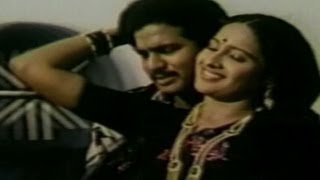 Bharyaa Bhartala Bhagotam Movie Songs  Guvva Muddulivvaa  Rajendra Prasad  Aswini [upl. by Kerstin]