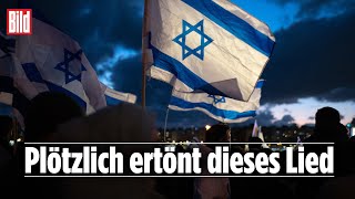 Weltweiter GänsehautMoment Menschen singen IsraelHymne [upl. by Latnahc]