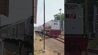 KA KALIGUNG  CC 203 98 03 CPN BERANGKAT DARI STASIUN BREBES shorts [upl. by Laefar]