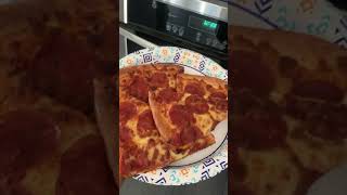 MIDDAY GAMER FOOD POSTS MORE PIZZA REHEATED I BURNED MYSELF [upl. by Miru]