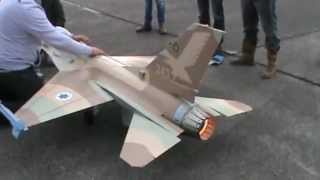 Modelvliegtuig Schaalmodel F 16 [upl. by Sheelagh]