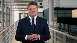 Q1 2018 – Geschäftszahlen Commerzbank [upl. by Ylrebmic638]