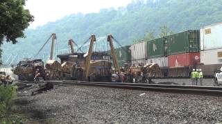 Hulcher Caterpillar crews prep raising UP AC4400CWCTE 5594  Sewickley PA derailment site 7314 [upl. by Pavlov968]