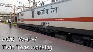 Twin Tone Honking by HOG WAP7  Siuri Express tears through Belur [upl. by Lefton30]