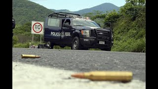 Emboscan a federales en Michoacán van 22 muertos [upl. by Beora]