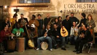 LOrchestra di Piazza Vittorio ANA FI INTIZARAK أنا في انتظارك [upl. by Cherie54]