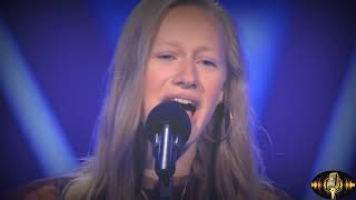 Pascale Julia Kuiper  quotVoilàquot  The voice of Holland  The Blind Auditions [upl. by Blas]