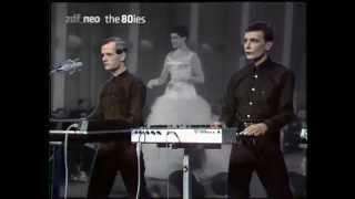 Kraftwerk  Das Model Na Sowas  ZDF German Television original transmission 29031982 [upl. by Anama566]