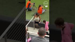 Así llegaba Antonela Roccuzzo al estadio de Miami la esposa de Leo Messi [upl. by Maighdiln]