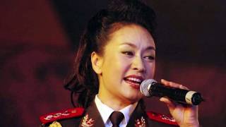 彭丽媛 Peng Liyuan《阿里山的姑娘》First Lady sings quotMaiden of Alishanquot w English lyrics [upl. by Dreher182]