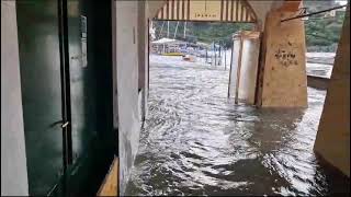 Portofino la mareggiata invade il borgo turistico [upl. by Collayer815]