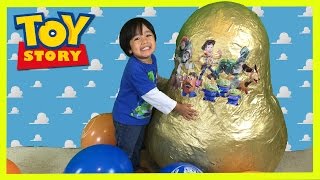 GOLDEN GIANT EGG SURPRISE OPENING Disney Toy Story [upl. by Martine]