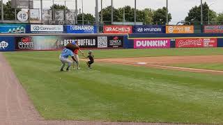 Derek races Buster at the Bisons game [upl. by Anairdna]