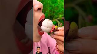 चम्पा ने जहरीला फल खा लिया अब चंपा मर जायेगी 🤯🤣😂 challenge story amazingfacts fruit [upl. by Dorrehs]