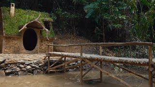 Construção Primitiva na Beira do Rio [upl. by Atineb]