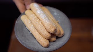 Faire ses biscuits cuillère maison pour les charlottes tiramisu cest facile [upl. by Assilac]