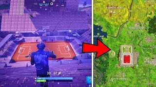 OMG LE PLUS GRAND STADE DE LA COUPE DU MONDE SUR FORTNITE BATTLE ROYALE World Cup Foot [upl. by Eanad308]