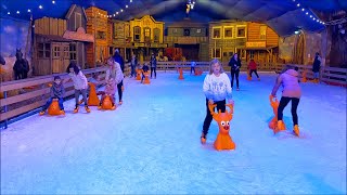 Eislaufbahn  Schlittschuhlaufen im Freizeitpark Slagharen [upl. by Anirrehs]