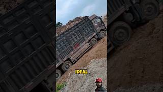 subir sobre cargado y con ayuda 😱camionestruckcamionerostrailer camion [upl. by Kaine]