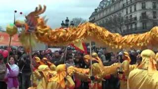 Nouvel an Chinois  Danse du Dragon à Paris  Chinese New Year  Dragon Dance in Paris [upl. by Conlin]