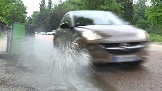 Comment éviter laquaplaning par temps de pluie [upl. by Fae]