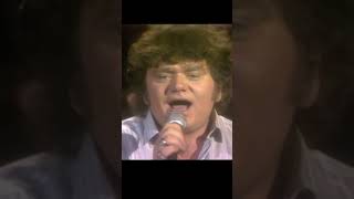 André zingt ‘Voor Mij Geen Slingers Aan De Wand’ live in 1982 Bekijk via de link in bio ❤️ [upl. by Benjamin]