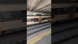 Tren Cercanías en vía andén Vilafranca dirección Barcelona Spain [upl. by Ahkos]