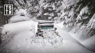 EXTREME Winter Snow Storms VS My 426 Hemi Jeep Gladiator [upl. by Anelem695]