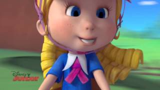 Goldie amp Bear  Jumping the moon  Official Disney Junior Africa [upl. by Ziagos944]