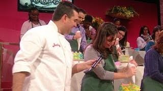 Buddy Valastro Helps Rachael Rays Audience Frost Cakes [upl. by Ranson]