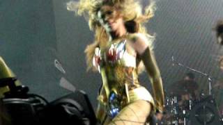 BEYONCE upclose LIVE  Singing DIVA  I AM World Tour  Perth Australia 2009 [upl. by Ravel]